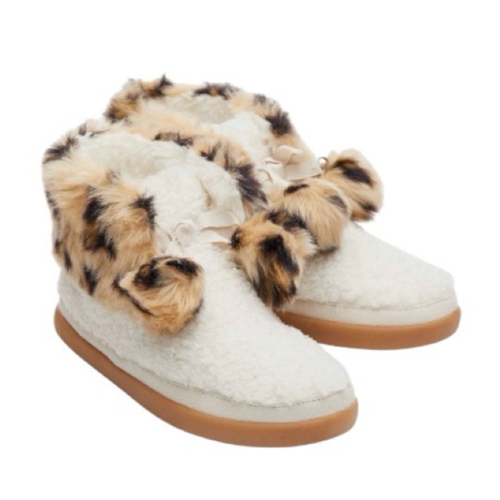 NWT 🤎🤍 Cozy Faux Fur Toms Women's Boots